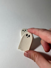 Load image into Gallery viewer, Ghosty magnet
