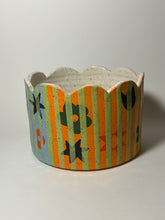 Load image into Gallery viewer, Striped picnic planter
