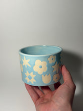 Load image into Gallery viewer, Feels like spring planter

