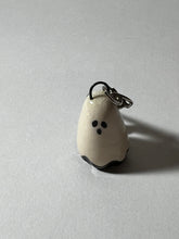 Load image into Gallery viewer, Ghost key chain 1
