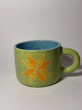 Load image into Gallery viewer, Quilt star mug
