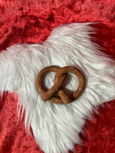 Load image into Gallery viewer, Pretzel wall hanging
