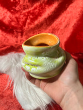 Load image into Gallery viewer, Blobby vase
