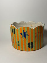 Load image into Gallery viewer, Striped picnic planter
