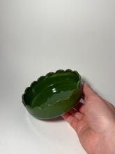 Load image into Gallery viewer, Scalloped bowl
