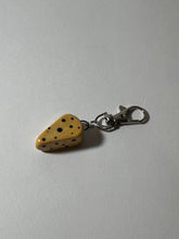 Load image into Gallery viewer, Cheese keychain
