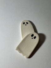 Load image into Gallery viewer, Ghosty magnet
