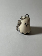 Load image into Gallery viewer, Biggie ghost keychain
