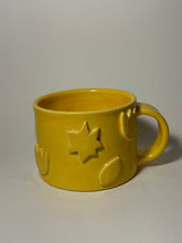 Load image into Gallery viewer, 3D feels like spring mug 2
