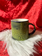 Load image into Gallery viewer, Lizard vibes mug
