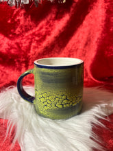 Load image into Gallery viewer, Lizard vibes mug
