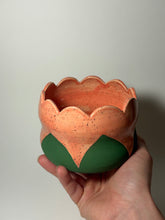 Load image into Gallery viewer, Flower bud planter
