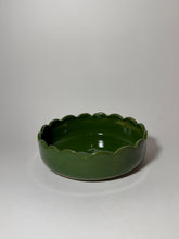 Load image into Gallery viewer, Scalloped bowl
