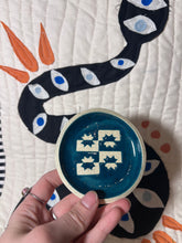 Load image into Gallery viewer, Blue quilt patch trinket dish
