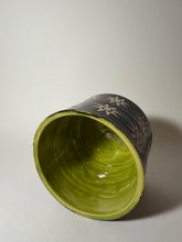 Load image into Gallery viewer, Rising sun variation planter 2
